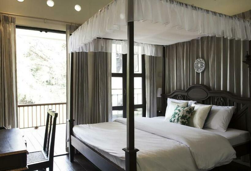 테라스 스위트, Baan Luang Rajamaitri Historic Inn