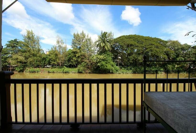 테라스 스위트, Baan Luang Rajamaitri Historic Inn