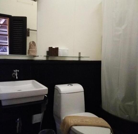 استودیوی استاندارد, Baan Luang Rajamaitri Historic Inn