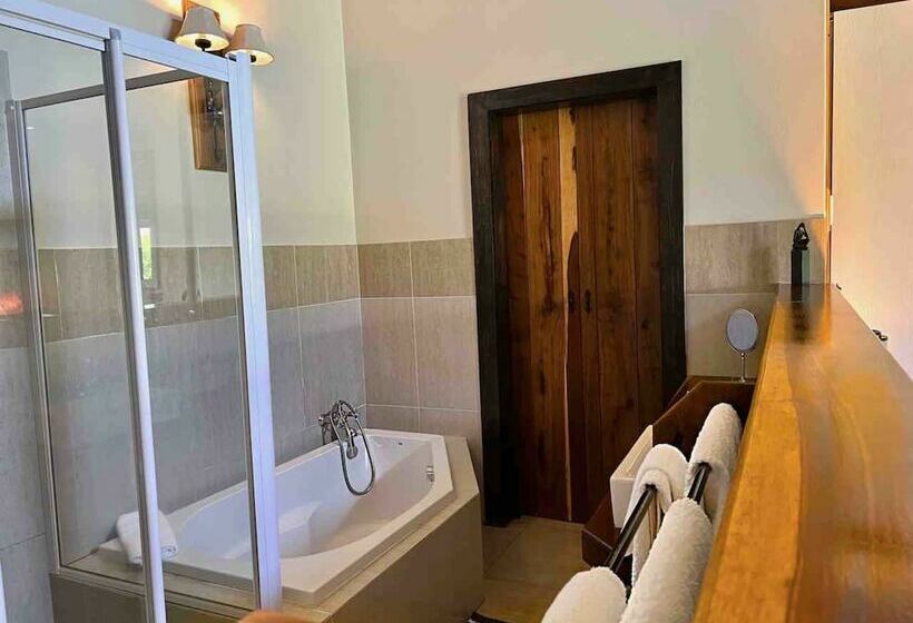Номер Deluxe, Malachite Manor