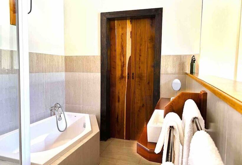 Номер Deluxe, Malachite Manor