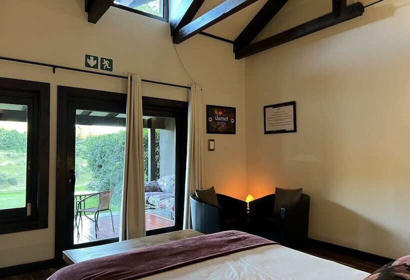 Номер Deluxe, Malachite Manor