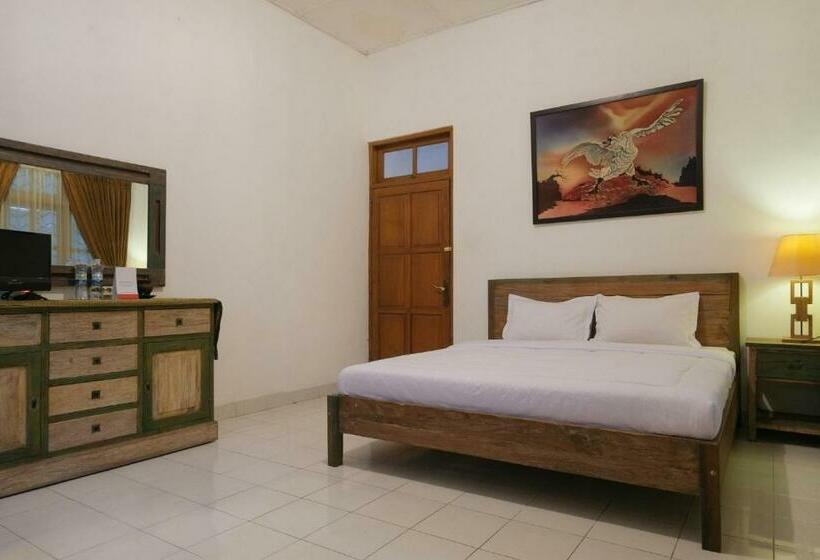 Люкс Повышенной Комфортности, Reddoorz At Griya Cemara Homestay Yogyakarta