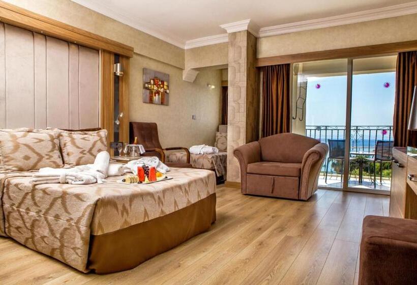 Номер Стандарт Вид на Море с Балконом, Laur Hotels Experience & Elegance