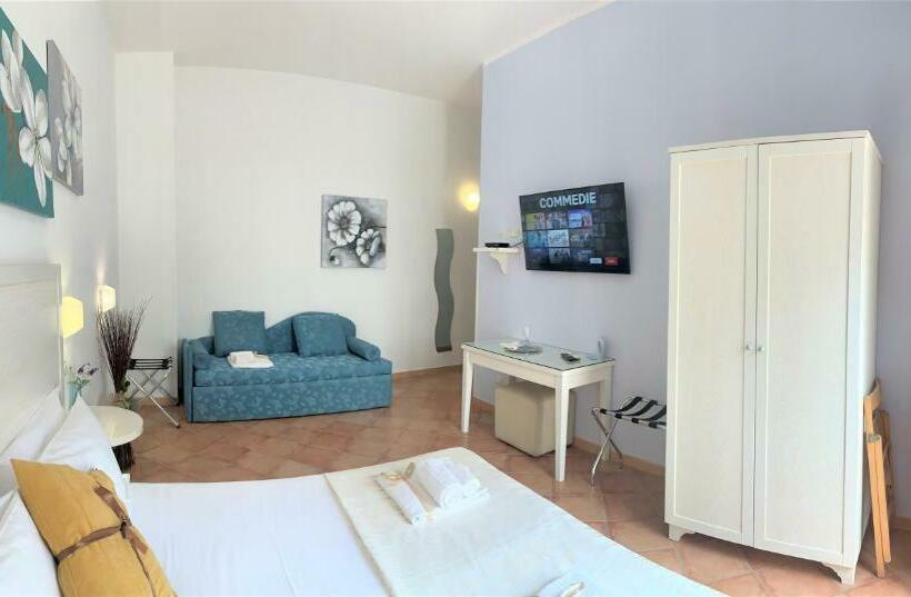 اتاق استاندارد چهارنفره با بالکن, Badia Rooms & Breakfast