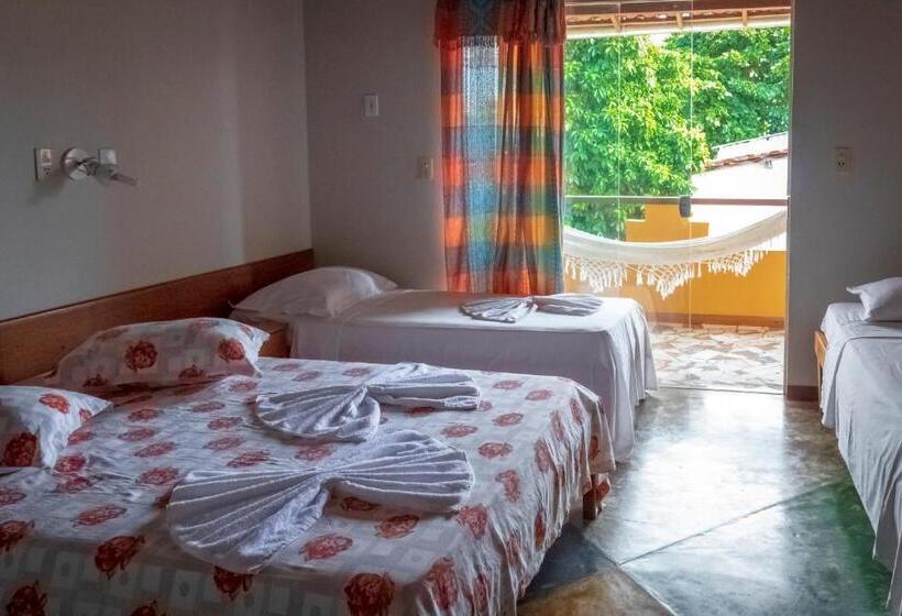 Четырехместный Номер Superior, O Pharol Hostel E Pousada