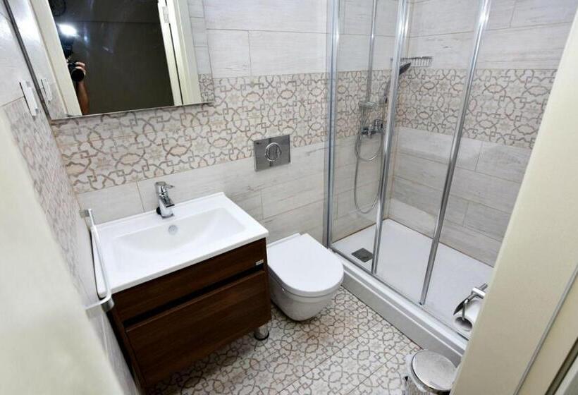 חדר לארבעה סטנדרטי עם נוף לגינה, Pekcan Otel
