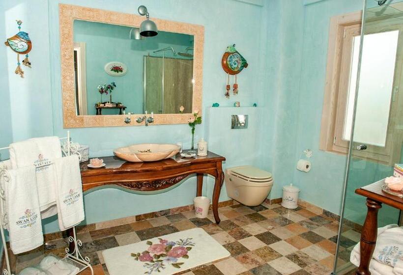 Номер Deluxe с Балконом, Swan Lake Hotel   Adult Only
