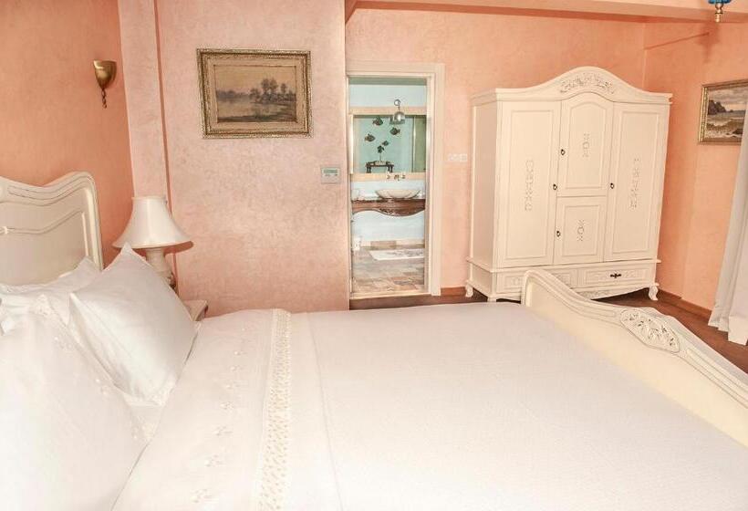 Номер Deluxe с Балконом, Swan Lake Hotel   Adult Only