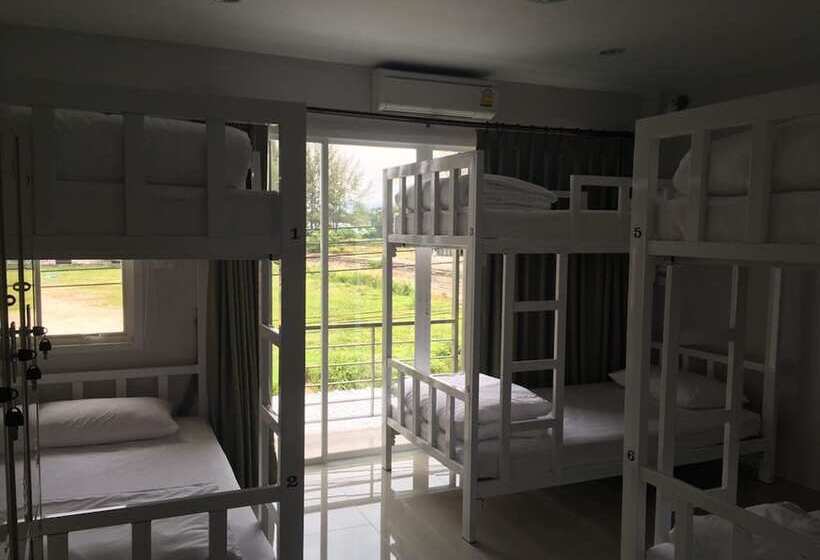 Кровать в Общей Комнате, Dkaya Hostel