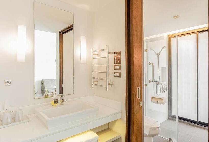 اتاق لوکس با چشم‌انداز استخر, Sand Dunes Chaolao Beach Resort