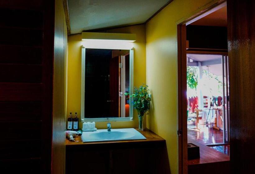 بانگلوی لوکس, Villa Cha Cha Chaolao Beach Resort