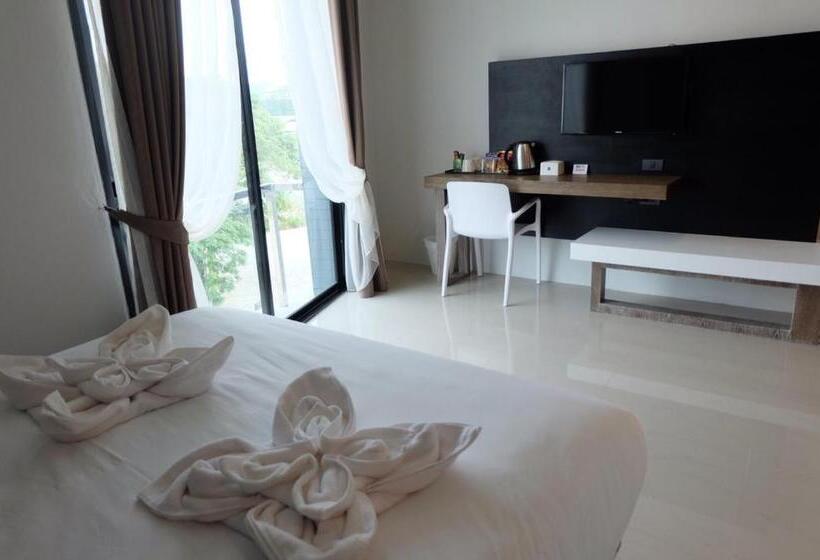 豪华房间带漩涡浴缸, Chuan Chom The High Resort Saraburi   Sha Plus