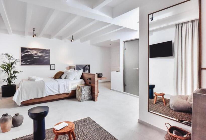 Люкс Superior, Ikaros Suites