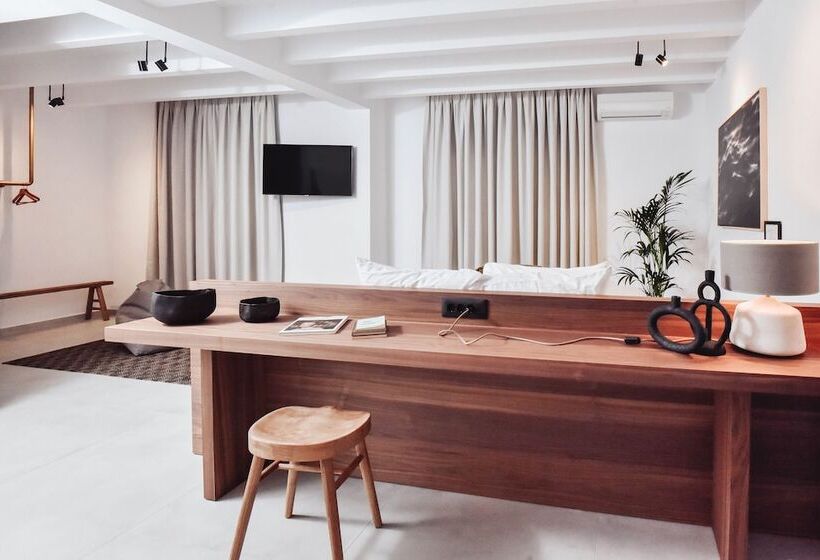 Люкс Superior, Ikaros Suites