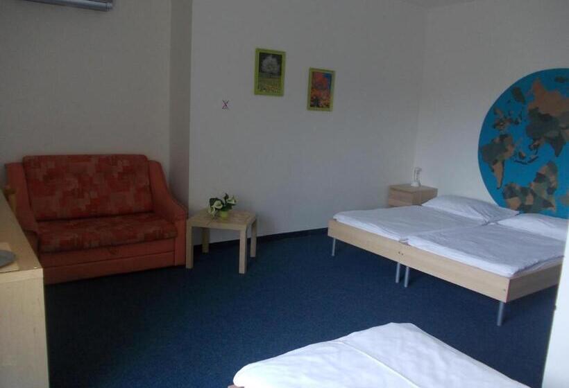 Номер Стандарт Трехместный, Family Hotel Maxim