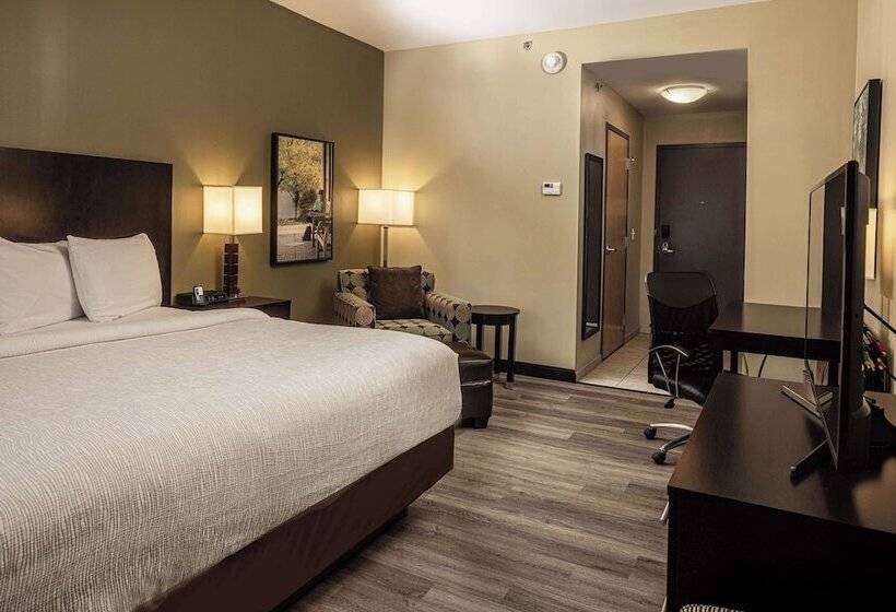 스탠다드 룸 더블 침대, Best Western Plus Franciscan Square Inn & Suites  Steubenville