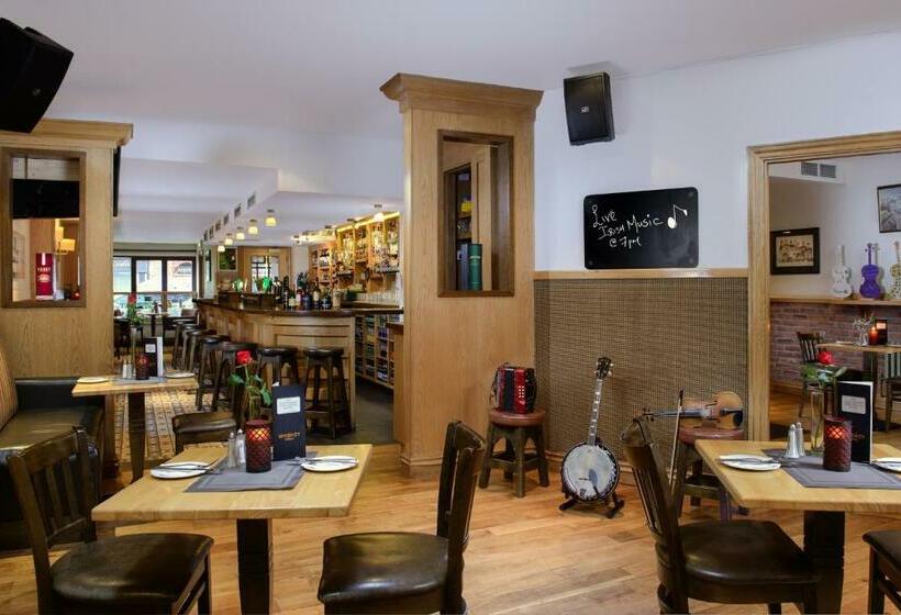 Семейный Номер, Coachmans Townhouse