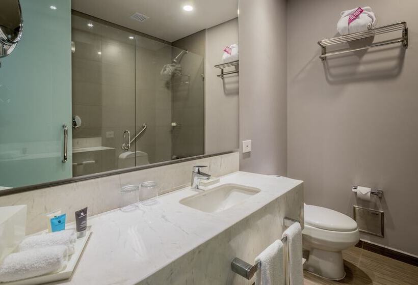 Номер Премиум, Crowne Plaza Barranquilla, An Ihg