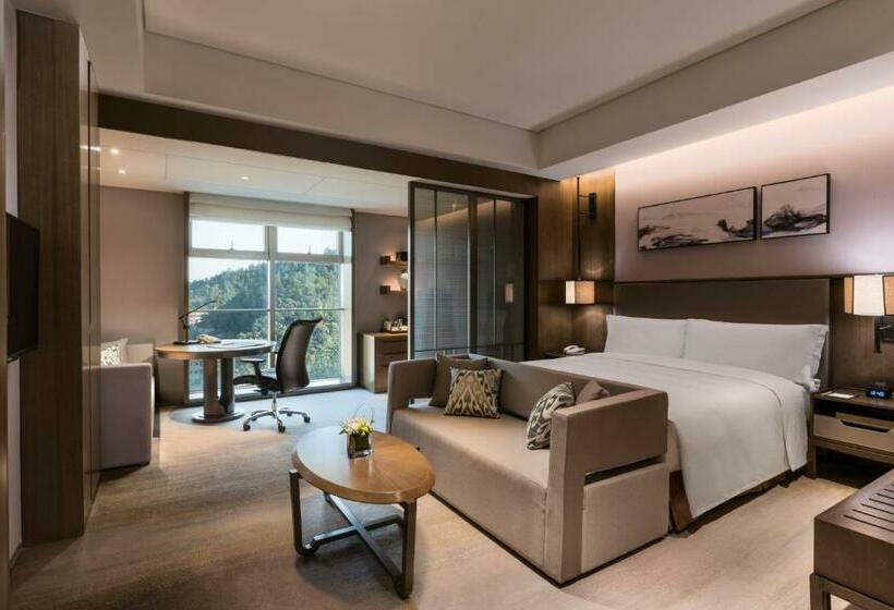 اتاق لوکس با تخت بزرگ, Doubletree By Hilton Hotel Shiyan