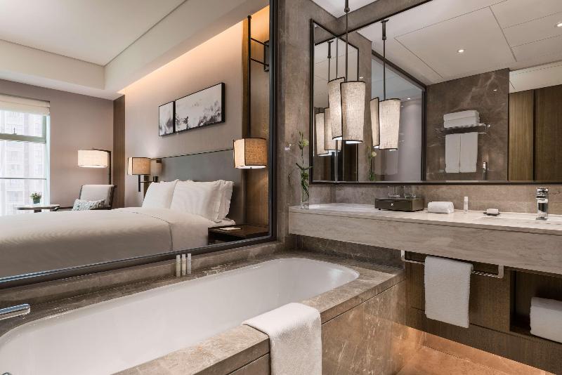 اتاق اجرایی با تخت بزرگ, Doubletree By Hilton Hotel Shiyan
