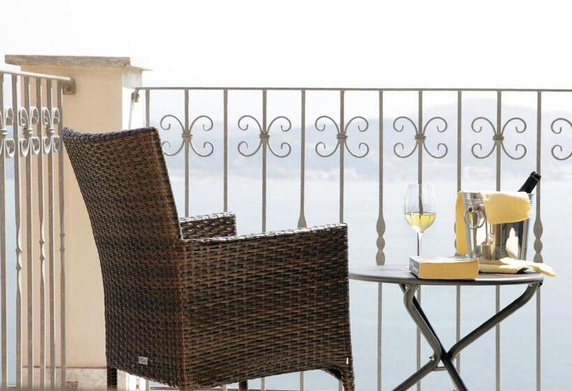 اتاق استاندارد با چشم‌انداز دریا, Le Ville Relais