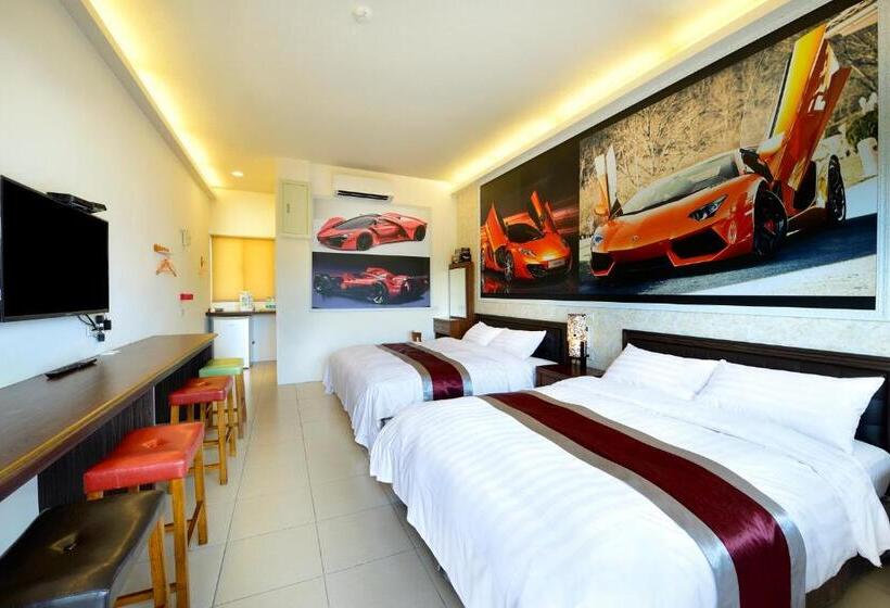 اتاق استاندارد چهار تخته, Jinge Guest House 集集金格民宿電動車充電站