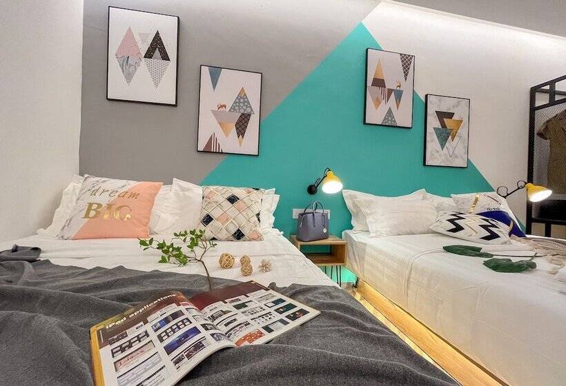 اتاق لوکس خانوادگی, Apple 1 Hotel Queensbay