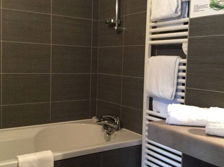 Четырехместный Номер Стандарт, Hôtel Bar Le Globe
