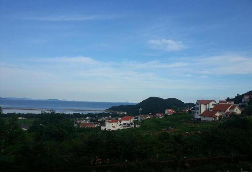 Студия Стандарт Вид на Море, Namhae Neuhaus
