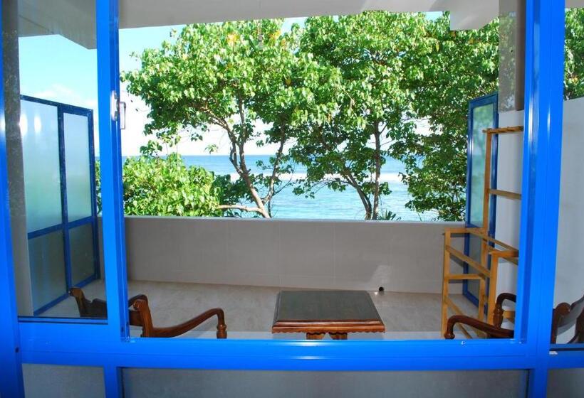 اتاق سه نفره دلوکس با چشم‌انداز دریا, Paradise Beach Resort & Diving School