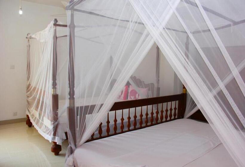 اتاق استاندارد سه تخته با چشم‌انداز استخر, Paradise Beach Resort & Diving School