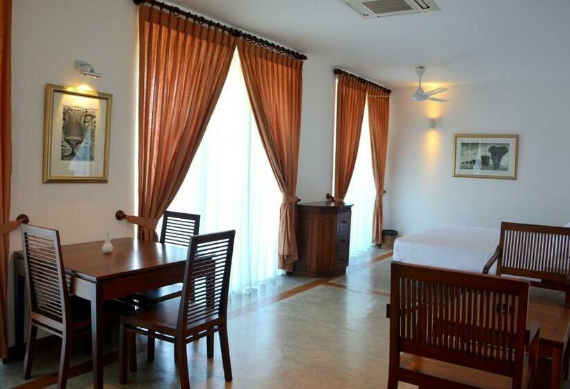 Номер Deluxe, Refresh Hotel Hikkaduwa