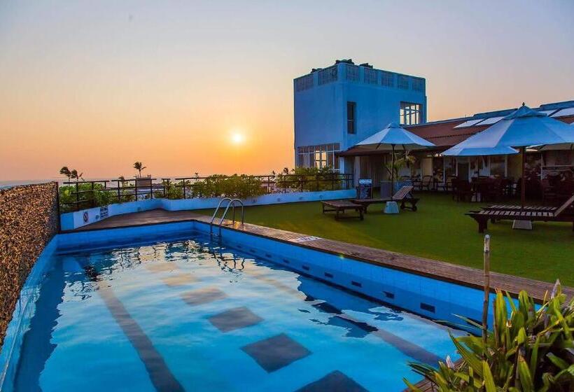 Апартаменты 3 Спальни, Refresh Hotel Hikkaduwa
