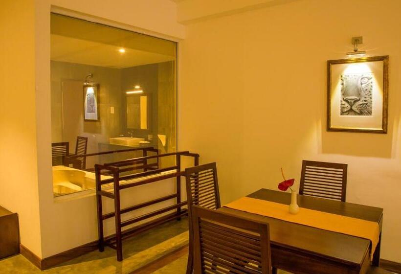 Семейный Номер Deluxe, Refresh Hotel Hikkaduwa