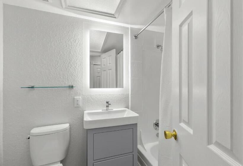 Студио Стандарт с Видом, Grand Shores West