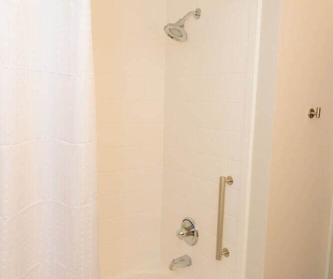סוויטה מותאמת לאדם עם מוגבלויות, Holiday Inn Express & Suites Mckinney   Frisco East, An Ihg