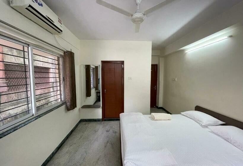 Standard Room, Arihant Guest House