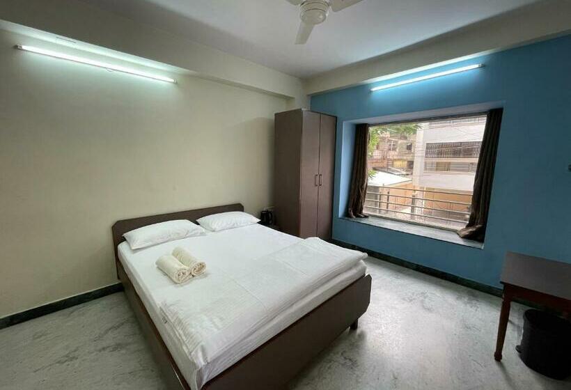 Standard Room, Arihant Guest House