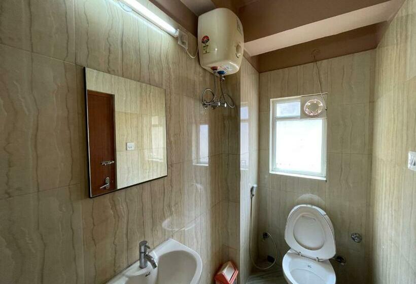 Standard Room, Arihant Guest House