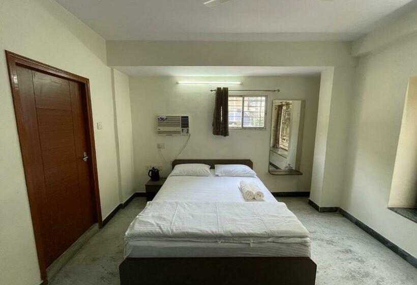 Standard Room, Arihant Guest House