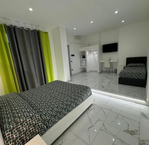 اتاق لوکس سه تخته, B&b Rossini Luxury 3