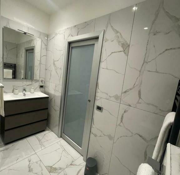 اتاق لوکس سه تخته, B&b Rossini Luxury 3