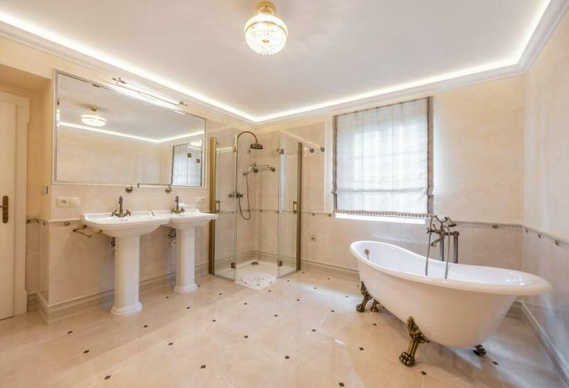 Номер Deluxe, Zámeček   Chateau Lány   Depandance Stroodel