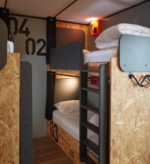Четырехместный Номер Стандарт, Moontain Hostel