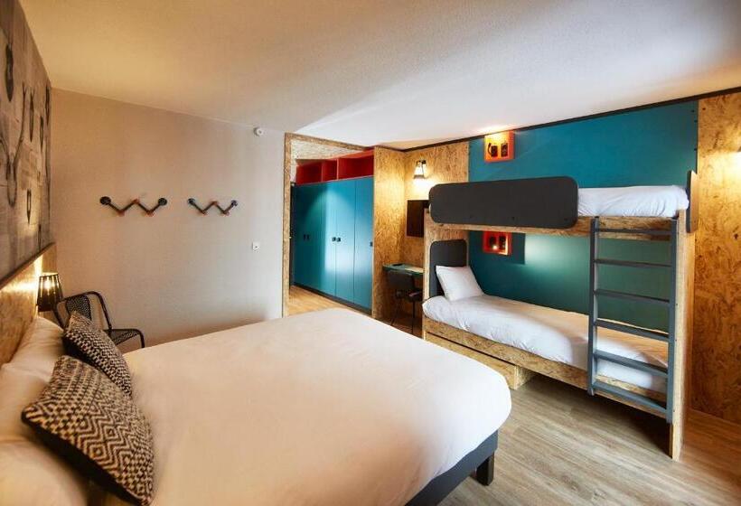 Четырехместный номер Премиум, Moontain Hostel