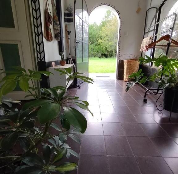 标准间, 210 Casa De Huéspedes