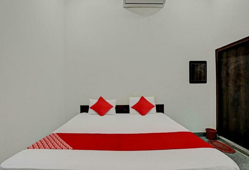 Трехместный Номер Классика, Oyo Flagship The Crown Plaza