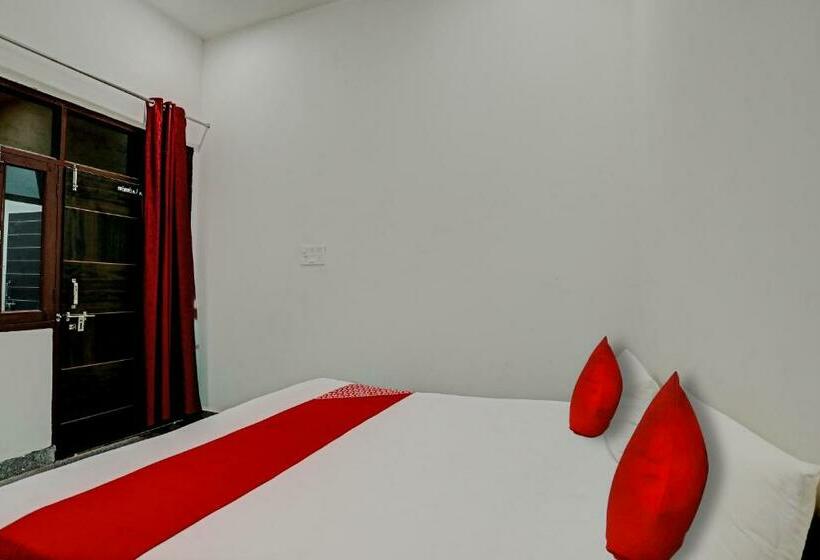 Трехместный Номер Классика, Oyo Flagship The Crown Plaza