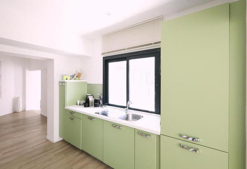 Президентский Люкс, Appart  Hotel La Girafe Marseille Est   Porte D Aubagne